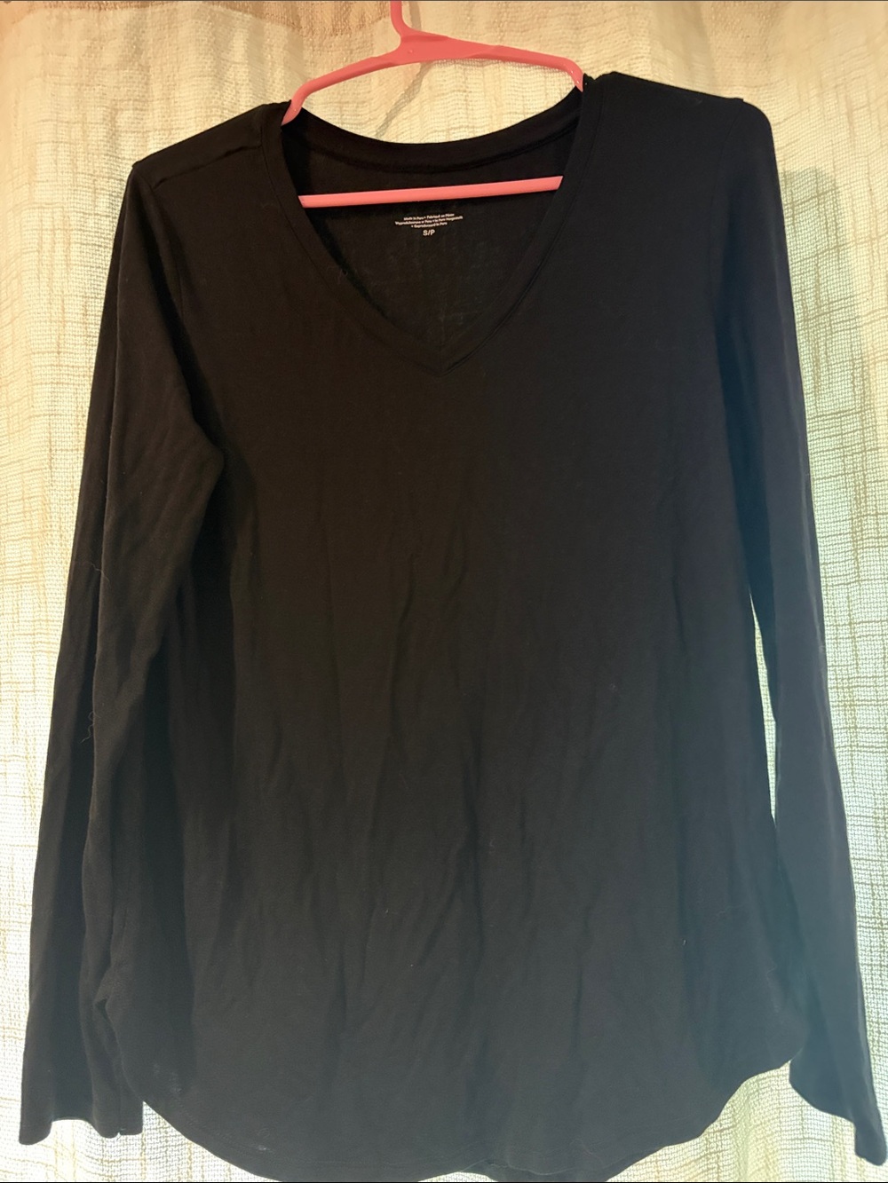 Tahari Black V-Neck Long Sleeve Top